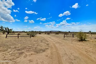 6705 E Red Barrel Rd, Yucca, AZ 86438 - Photo 31