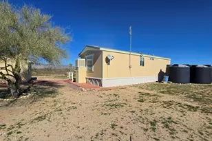 6705 E Red Barrel Rd, Yucca, AZ 86438 - Photo 51