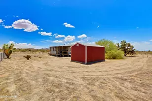 6705 E Red Barrel Rd, Yucca, AZ 86438 - Photo 27