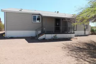 43714 E Hannah Ln, Bouse, AZ 85325 - Photo 9