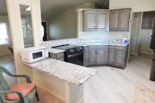 43714 E Hannah Ln, Bouse, AZ 85325 - Photo 13