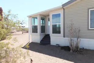 43714 E Hannah Ln, Bouse, AZ 85325 - Photo 7