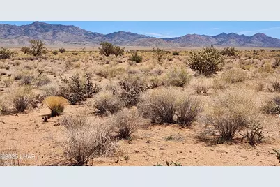 5902 N Ross Dr, Kingman, AZ 86401 - Photo 1