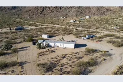 11989 Howard Rd, Yucca, AZ 86438 - Photo 11