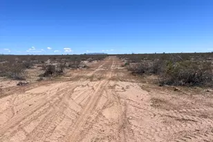 19130 S Lone Ranger Rd, Yucca, AZ 86438 - Photo 1