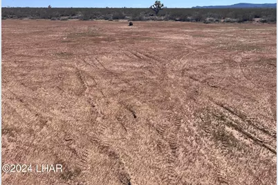 19130 S Lone Ranger Rd, Yucca, AZ 86438 - Photo 3