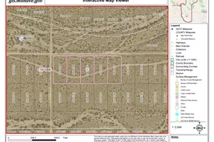 000 Holiday Rd, Yucca, AZ 86438 - Photo 1