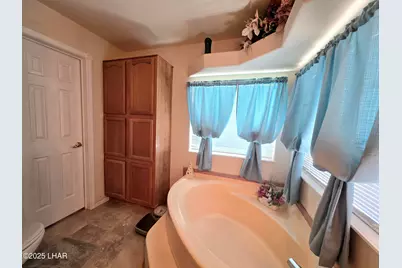2576 E Calle Chavez Rd, Kingman, AZ 86409 - Photo 13