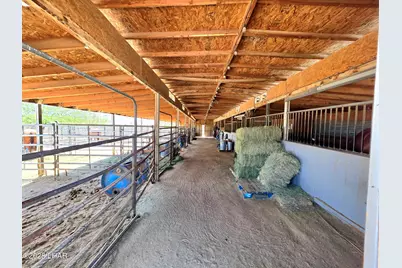2576 E Calle Chavez Rd, Kingman, AZ 86409 - Photo 45