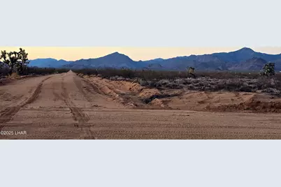 225 S Dead Eye Rd, Yucca, AZ 86438 - Photo 17