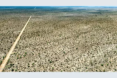 3607 S Kit Carson Rd, Yucca, AZ 86438 - Photo 15