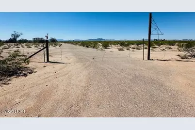 49352 Az-72, Bouse, AZ 85325 - Photo 1