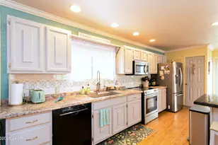 25388 Pendleton Way, Bouse, AZ 85325 - Photo 11