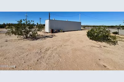 32473 Avenue 42 E, Bouse, AZ 85325 - Photo 15