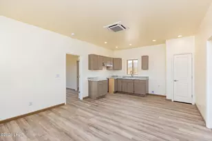 14176 S Nash Rd, Yucca, AZ 86438 - Photo 9