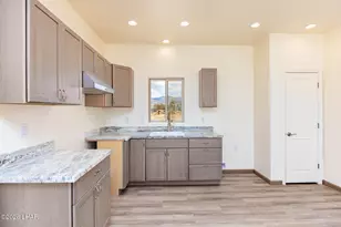 14176 S Nash Rd, Yucca, AZ 86438 - Photo 11