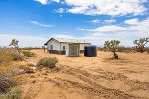 14176 S Nash Rd, Yucca, AZ 86438 - Photo 23