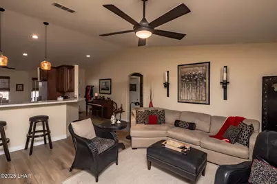 2810 Oakridge Dr, Lake Havasu City, AZ 86404 - Photo 11