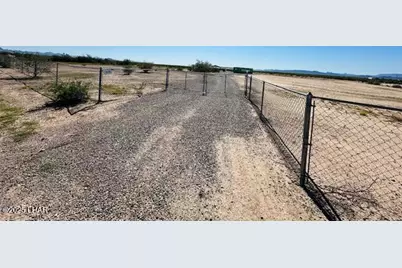 49186 Bald Eagle Trl, Bouse, AZ 85325 - Photo 5