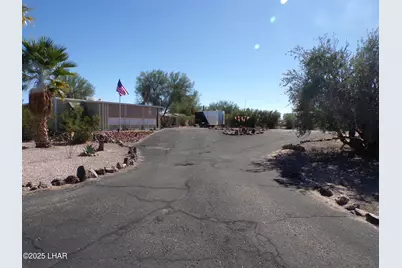 25569 Ochoco Way, Bouse, AZ 85325 - Photo 9