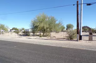 25569 Ochoco Way, Bouse, AZ 85325 - Photo 3