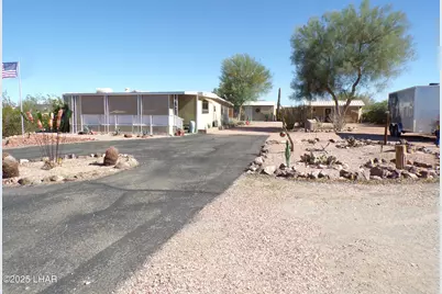 25569 Ochoco Way, Bouse, AZ 85325 - Photo 13