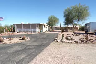 25569 Ochoco Way, Bouse, AZ 85325 - Photo 13