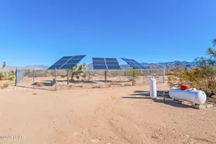 3245 E Flattop Dr, Yucca, AZ 86438 - Photo 45