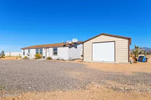 3245 E Flattop Dr, Yucca, AZ 86438 - Photo 7