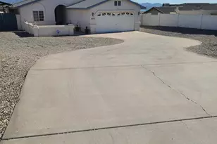 2010 Bombay Dr, Lake Havasu City, AZ 86404 - Photo 5