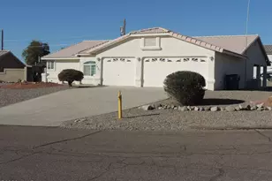 1697 Cardinal Dr, Lake Havasu City, AZ 86403 - Photo 1