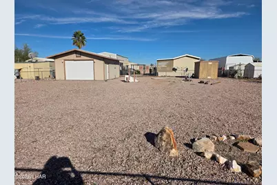 690 W Comanche Dr, Quartzsite, AZ 85346 - Photo 9