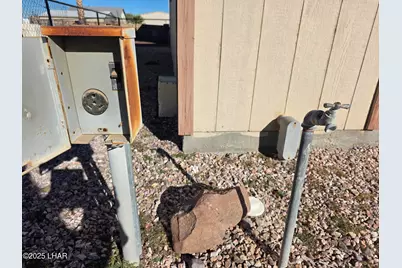 690 W Comanche Dr, Quartzsite, AZ 85346 - Photo 5