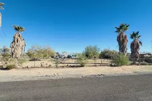 25293 Pendelton Way, Bouse, AZ 85325 - Photo 3