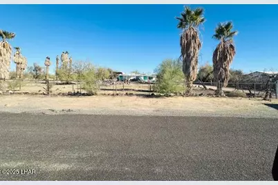 25293 Pendelton Way, Bouse, AZ 85325 - Photo 1