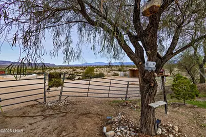 16722 S Lawton Rd, Yucca, AZ 86438 - Photo 15