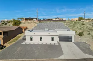 3297 Crestview Dr, Lake Havasu City, AZ 86404 - Photo 1