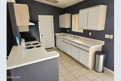 2068 Rainbow Ave N, Lake Havasu City, AZ 86403 - Photo 9