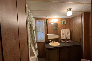 746 W Falcon Dr, Quartzsite, AZ 85346 - Photo 13