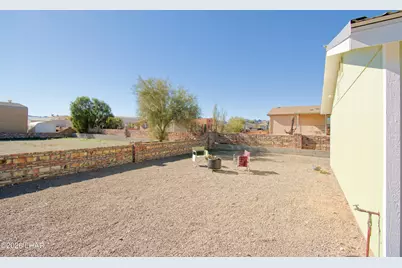 49576 Turquoise Ave, Quartzsite, AZ 85346 - Photo 23