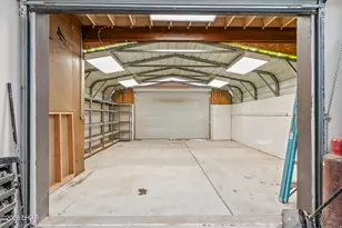 8245 S Green Valley Rd, Mohave Valley, AZ 86440 - Photo 17