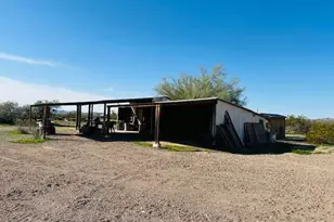 29525 Beer Barrel Ln, Bouse, AZ 85325 - Photo 21