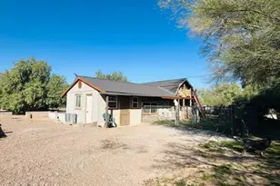 29525 Beer Barrel Ln, Bouse, AZ 85325 - Photo 23