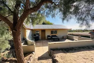 29525 Beer Barrel Ln, Bouse, AZ 85325 - Photo 3