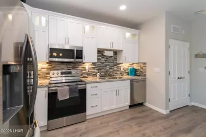 490 N Lake Havasu Ave N #J, Lake Havasu City, AZ 86403 - Photo 7