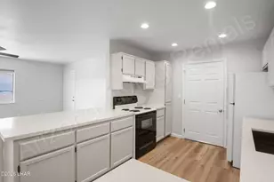 3240 Osborn Dr, Lake Havasu City, AZ 86406 - Photo 9