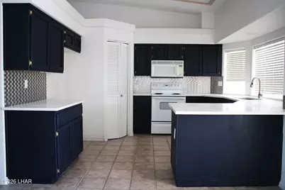 906 Desert View Dr, Lake Havasu City, AZ 86404 - Photo 3