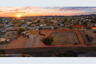 3089 Caliente Dr, Lake Havasu City, AZ 86404 - Photo 1