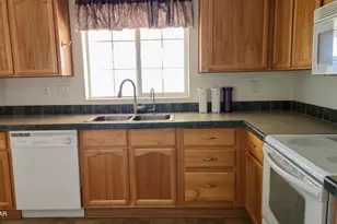 49575 Rainbow Way, Quartzsite, AZ 85346 - Photo 11