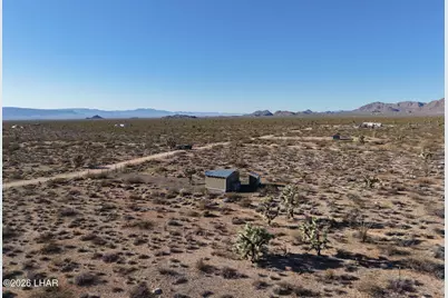 122 S Carrow Rd, Yucca, AZ 86438 - Photo 39